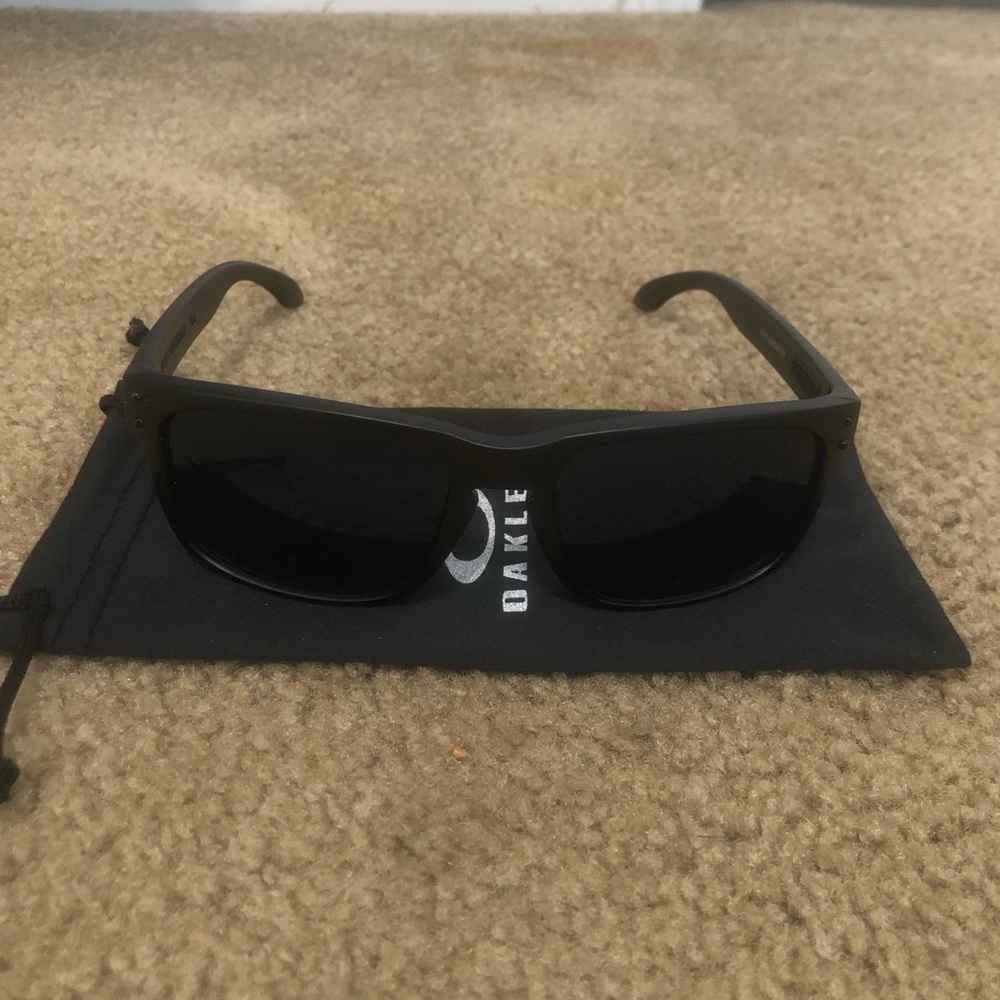 Oakley Holbrook Black Sunglasses 9102 - Picture 6 of 10